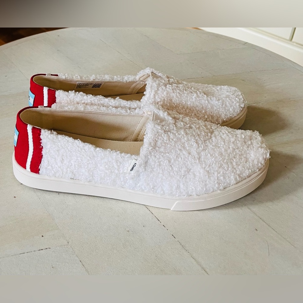 Toms White and Red Fuzzy Slippers